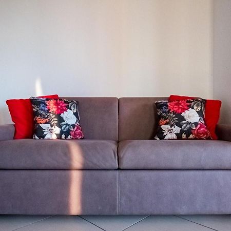 Residenza Oleandro Apartment Desenzano del Garda Ngoại thất bức ảnh