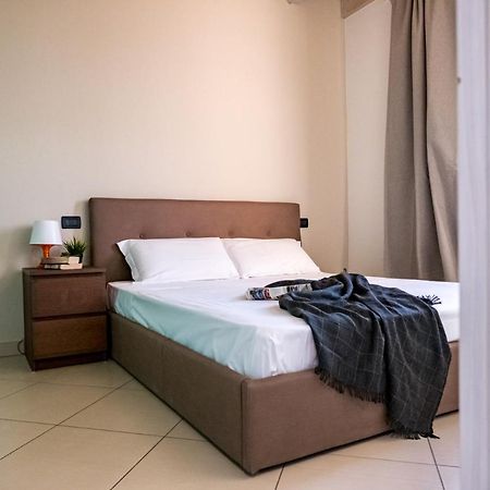 Residenza Oleandro Apartment Desenzano del Garda Ngoại thất bức ảnh