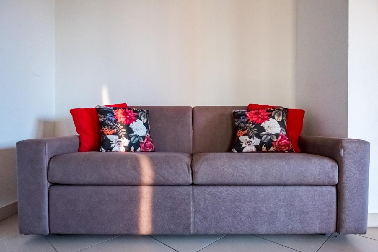 Residenza Oleandro Apartment Desenzano del Garda Ngoại thất bức ảnh
