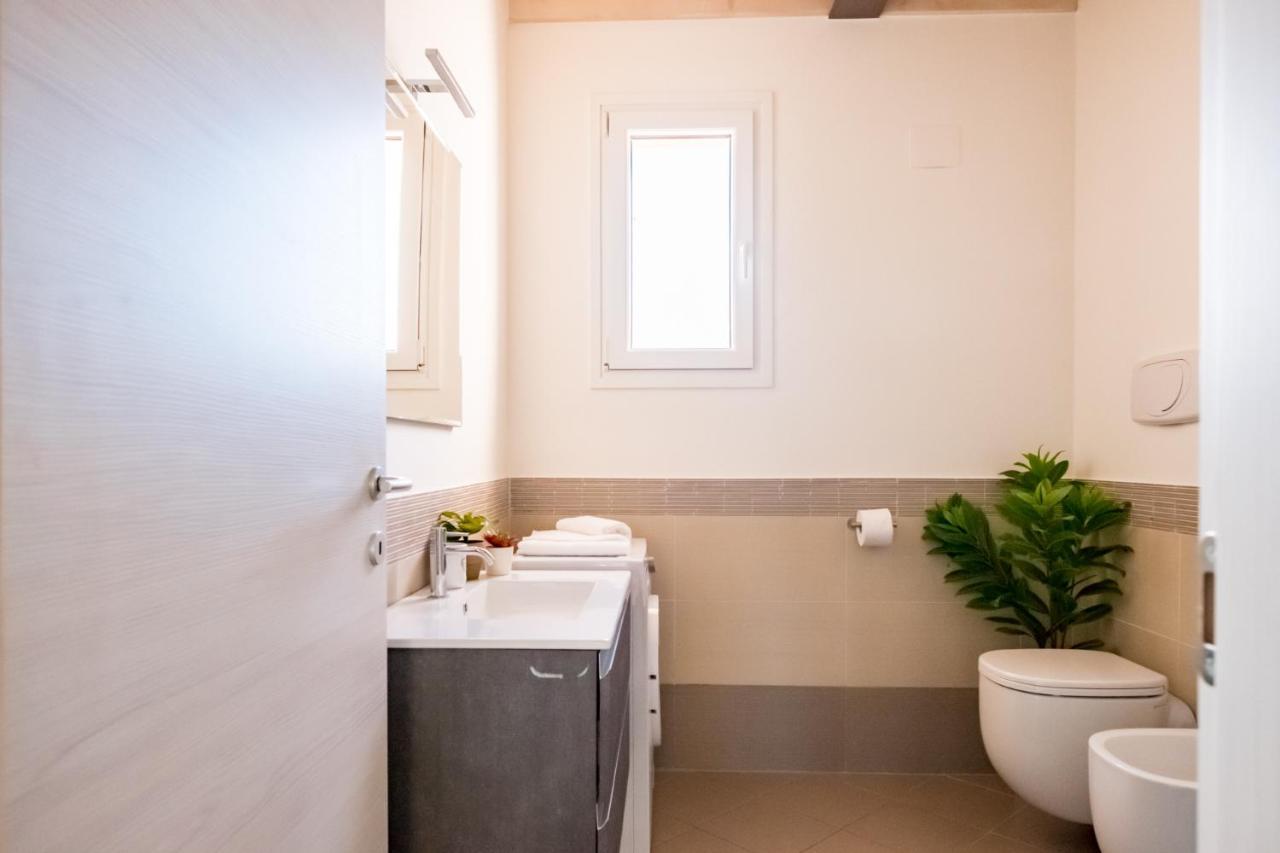 Residenza Oleandro Apartment Desenzano del Garda Ngoại thất bức ảnh