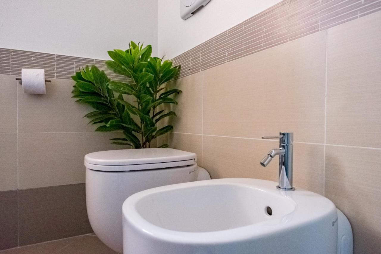 Residenza Oleandro Apartment Desenzano del Garda Ngoại thất bức ảnh