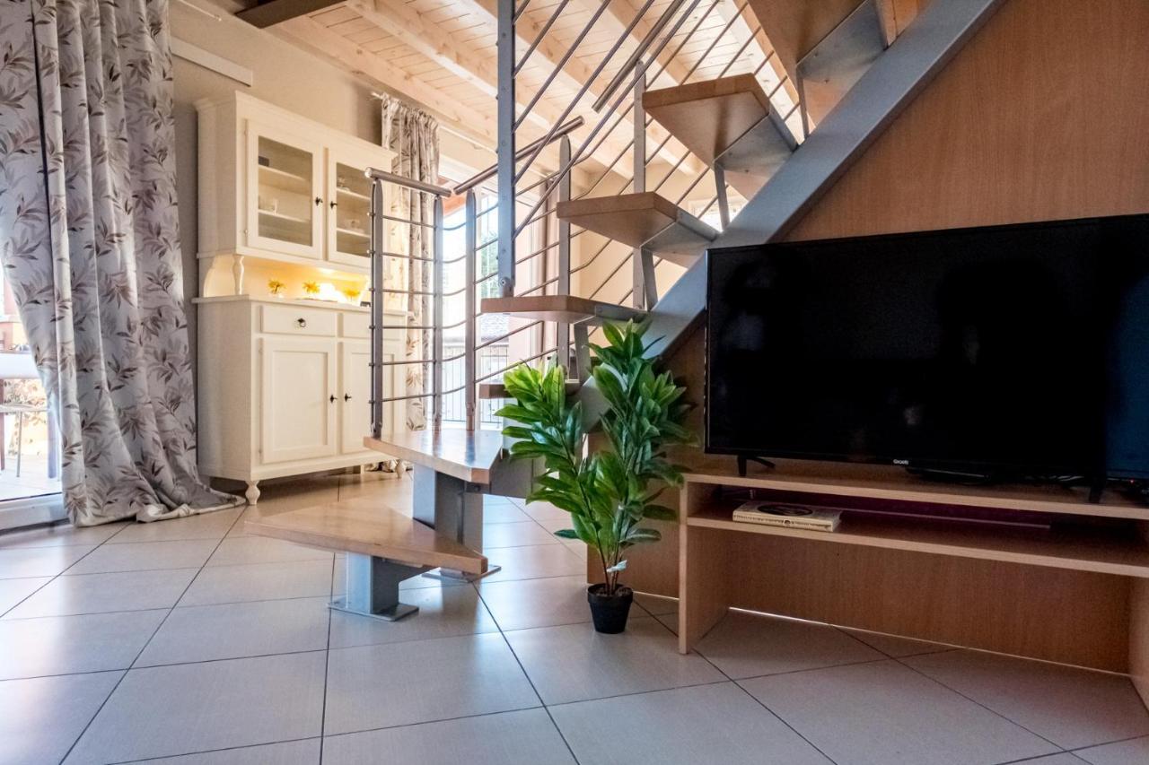 Residenza Oleandro Apartment Desenzano del Garda Ngoại thất bức ảnh