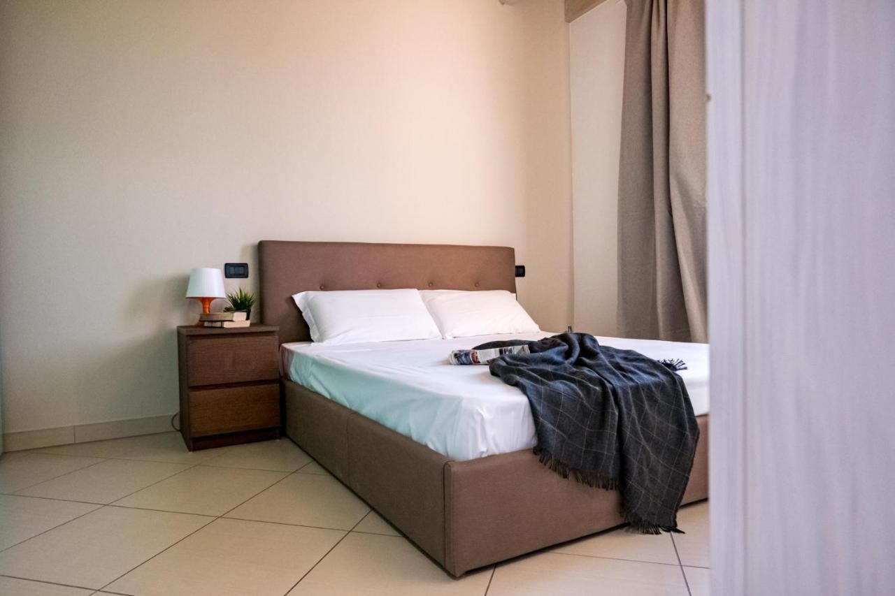 Residenza Oleandro Apartment Desenzano del Garda Ngoại thất bức ảnh