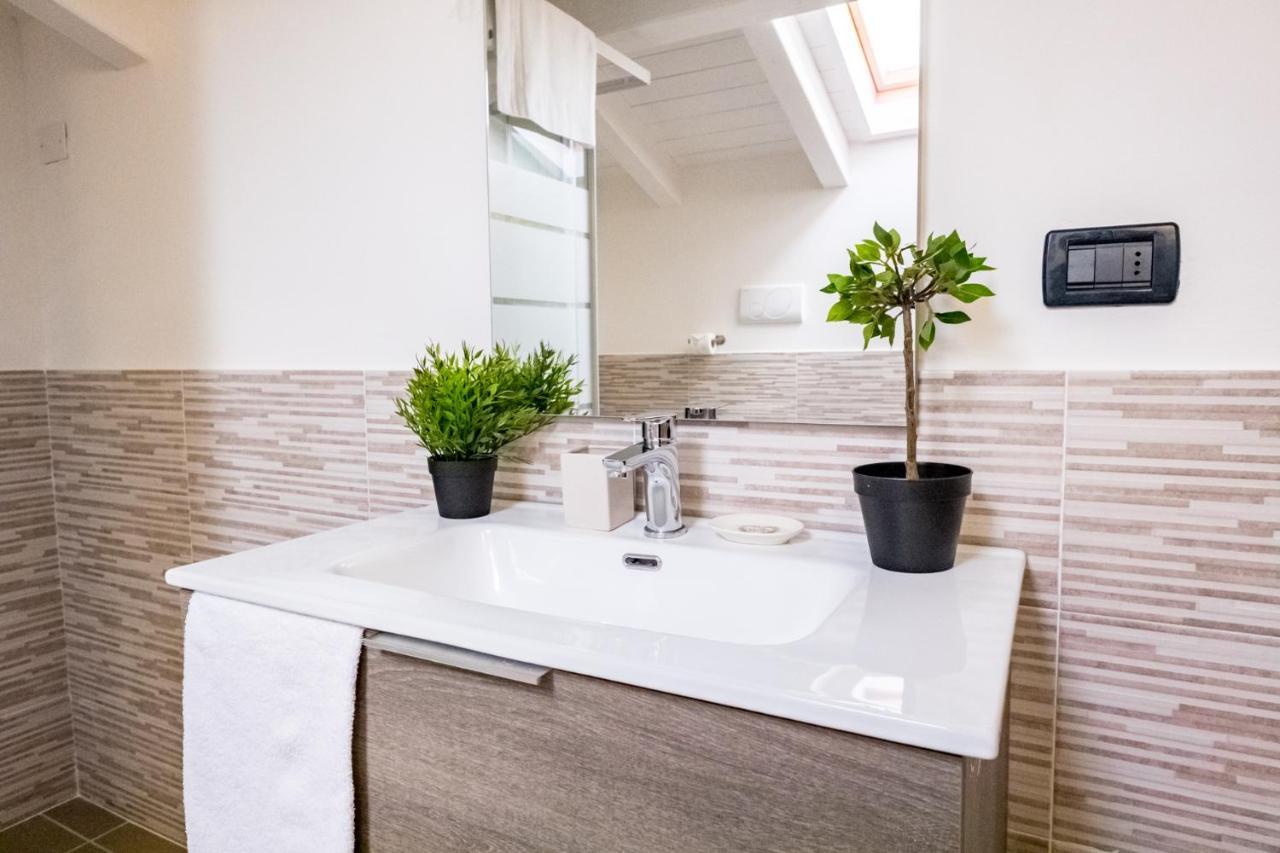 Residenza Oleandro Apartment Desenzano del Garda Ngoại thất bức ảnh