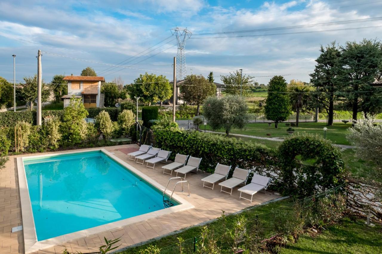 Residenza Oleandro Apartment Desenzano del Garda Ngoại thất bức ảnh