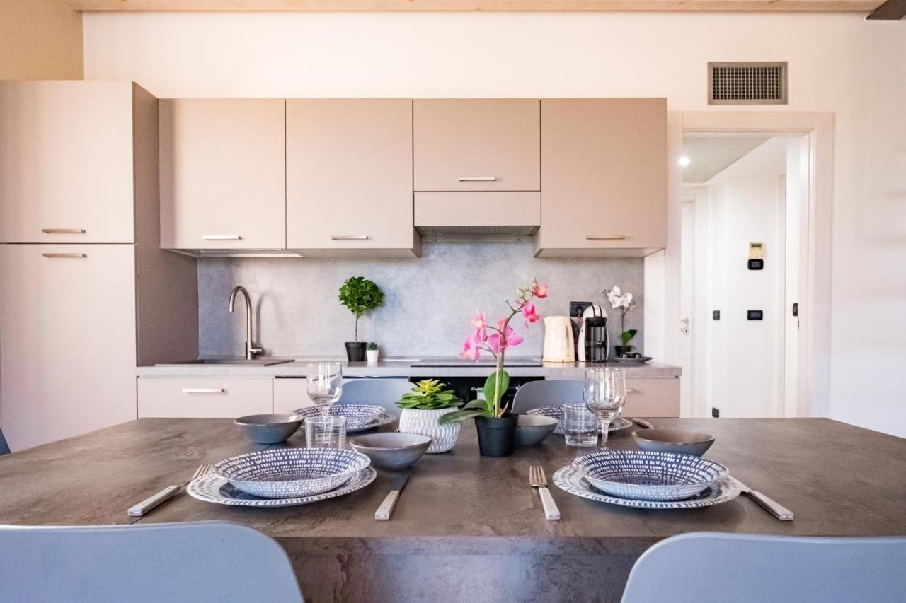 Residenza Oleandro Apartment Desenzano del Garda Ngoại thất bức ảnh